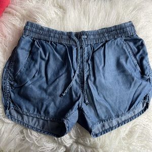 Gap soft denim shorts with pocket